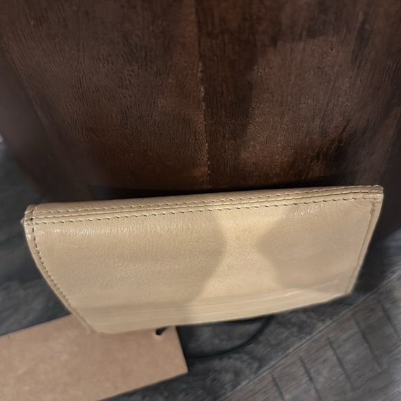 Margot New York Genuine Leather zipper top, internal coin holder, 4 card slot - Picture 6 of 6